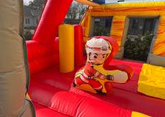 Feuerwehrman Hüpfburg Mieten